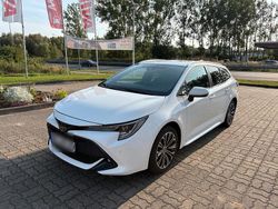 Weiß Gebraucht 2020 Toyota Corolla Team Kombi | 14.200 € (Fairer Preis)
