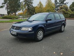 Blau Gebraucht 1998 VW Passat Kombi | 2.499 € (Teuer)