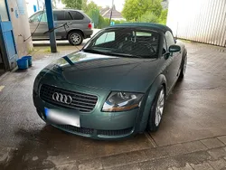 Grün Gebraucht 2002 Audi TT Roadster Cabrio | 14.200 €