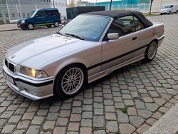 Silber Gebraucht 1999 BMW 318 Cabriolet M Sport Cabrio | 7.000 € (Teuer)