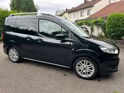 Schwarz Gebraucht 2015 Ford Tourneo Courier Van / Kleinbus | 6.790 € (Guter Preis)