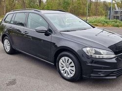 Schwarz Gebraucht 2017 VW Golf VII Trendline Kombi | 10.390 € (Guter Preis)