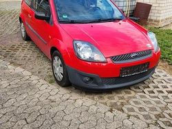 Rot Gebraucht 2006 Ford Fiesta Kleinwagen | 1.500 €