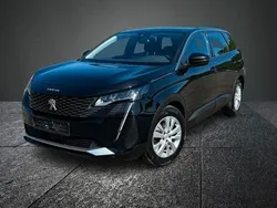 Schwarz Gebraucht 2021 Peugeot 5008 S Van / Kleinbus | 14.990 € (Fairer Preis)