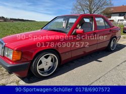 Rot Gebraucht 1993 Mercedes 190 Limousine | 6.990 €