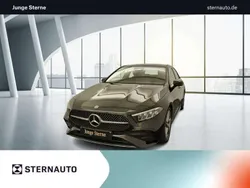 Lack kosmosschwarz Gebraucht 2024 Mercedes A200 Advanced Plus Limousine | 35.105 € (Teuer)