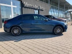 Blau Gebraucht 2021 Mercedes A250 AMG line Limousine | 24.200 € (Guter Preis)