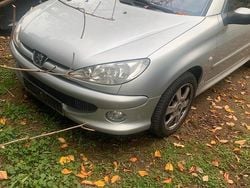 Silber Gebraucht 2004 Peugeot 206 Cabrio | 2.800 € (Teuer)
