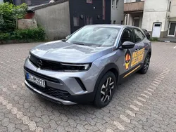 Grau Gebraucht 2023 Opel Mokka-e Elegance SUV | 22.650 € (Etwas zu teuer)