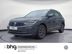 Grau Gebraucht 2021 VW Tiguan Life SUV | 28.460 € (Fairer Preis)