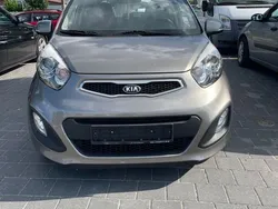 Silber Gebraucht 2014 Kia Picanto Attract Kleinwagen | 3.100 € (Guter Preis)