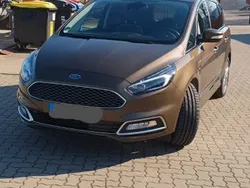 Braun Gebraucht 2017 Ford S-MAX Vignale Van / Kleinbus | 18.300 € (Fairer Preis)