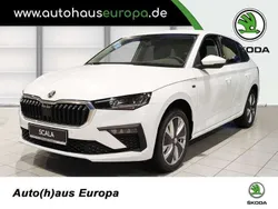 Moonweiß perleffekt Neu 2025 Skoda Scala Drive Kleinwagen | 28.990 € (Etwas zu teuer)