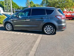 Grau Gebraucht 2016 Ford S-MAX S Van / Kleinbus | 12.900 € (Fairer Preis)