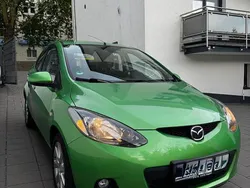 Grün Gebraucht 2009 Mazda 2 Dynamic Limousine | 3.400 € (Fairer Preis)
