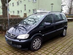 Schwarz Gebraucht 2004 Opel Zafira Comfort Van / Kleinbus | 1.350 € (Guter Preis)