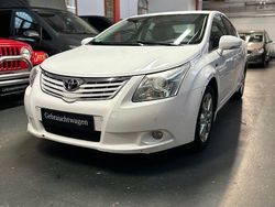 Weiß Gebraucht 2010 Toyota Avensis Executive Limousine | 3.990 € (Fairer Preis)