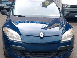 Blau Gebraucht 2010 Renault Mégane III Limousine | 3.800 €