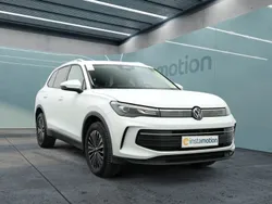 Weiß Gebraucht 2024 VW Tiguan Life SUV | 40.250 € (Teuer)