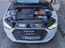 Weiß Gebraucht 2018 Audi A3 e-tron Kleinwagen | 17.500 € (Fairer Preis)