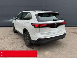 Weiß metallic Gebraucht 2024 VW Tiguan Life SUV | 37.700 € (Etwas zu teuer)
