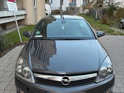 Grau Gebraucht 2009 Opel Astra Cabriolet Cabrio | 4.699 €