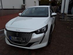 Weiß Gebraucht 2020 Peugeot e-208 Active Kleinwagen | 13.000 € (Fairer Preis)