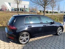Schwarz Gebraucht 2018 VW Golf VII Highline Limousine | 17.999 € (Teuer)