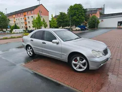 Silber Gebraucht 2002 Mercedes C180 Limousine | 2.500 € (Teuer)