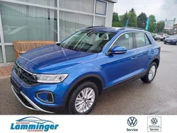 Ravennablau metallic Gebraucht 2024 VW T-Roc Life SUV | 28.491 € (Guter Preis)
