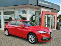 Pure red Gebraucht 2021 Seat Leon Style Limousine | 18.690 € (Fairer Preis)