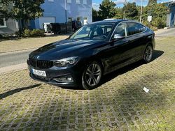 Blau Gebraucht 2019 BMW 330 SUV | 20.900 € (Fairer Preis)