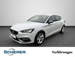 Glacial weiß metallic Gebraucht 2025 Seat Leon FR Limousine | 32.270 € (Fairer Preis)