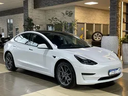 Weiß Gebraucht 2022 Tesla Model 3 Limousine | 28.800 € (Fairer Preis)