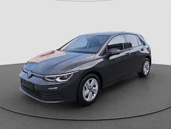 Uranograu Gebraucht 2023 VW Golf VIII Life Limousine | 23.540 € (Guter Preis)