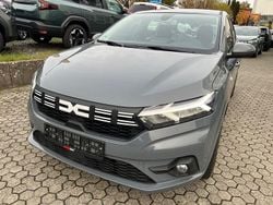 Grau Gebraucht 2024 Dacia Sandero Expression Kleinwagen | 15.700 € (Fairer Preis)