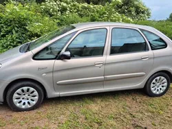 Beige Gebraucht 2002 Citroën Xsara Picasso Van / Kleinbus | 2.299 € (Fairer Preis)