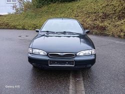 Grün Gebraucht 1996 Ford Mondeo Limousine | 3.449 €