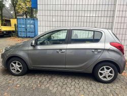 Grau Gebraucht 2012 Hyundai i20 Classic Limousine | 4.500 € (Fairer Preis)