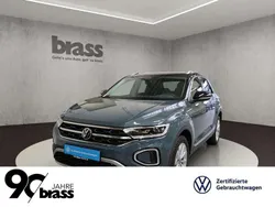 Blau Gebraucht 2024 VW T-Roc Style SUV | 36.600 € (Etwas zu teuer)