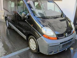 Schwarz Gebraucht 2005 Renault Traffic Van / Kleinbus | 1.600 €