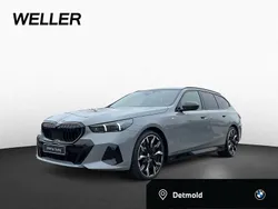 Grau Gebraucht 2025 BMW 540 Sport Line Kombi | 89.990 €