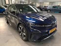 Blau Gebraucht 2022 Renault Megane E-Tech Techno Limousine | 22.990 € (Fairer Preis)