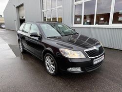 Schwarz Gebraucht 2012 Skoda Octavia Ambition Kombi | 6.390 € (Fairer Preis)