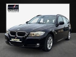 Schwarz Gebraucht 2012 BMW 318 Kombi | 3.990 € (Superpreis)