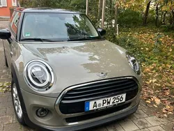 Grau Gebraucht 2020 Mini Cooper Kleinwagen | 18.400 € (Etwas zu teuer)