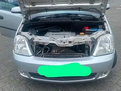 Silber Gebraucht 2005 Opel Meriva Van / Kleinbus | 2.000 € (Fairer Preis)
