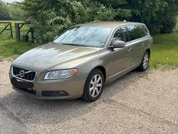 Grün Gebraucht 2012 Volvo V70 Kombi | 8.990 € (Teuer)