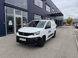 Kaolin weiß Gebraucht 2023 Peugeot Partner Premium Van | 16.390 € (Guter Preis)