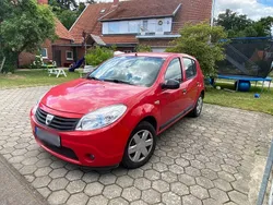 Rot Gebraucht 2009 Dacia Sandero Kleinwagen | 2.800 € (Fairer Preis)